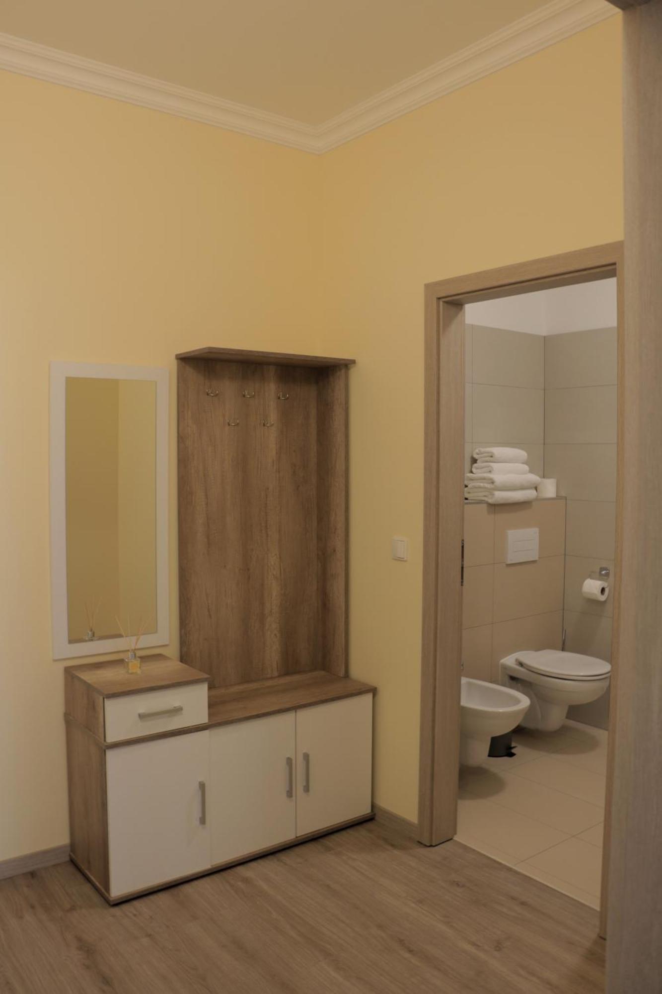 Apartments Moravská 24 KLV Quarto foto